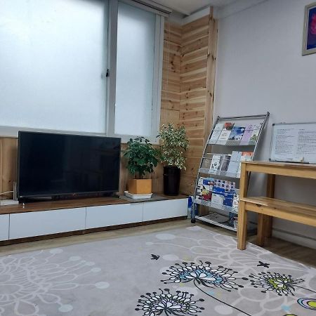 ג'אונג'ו J&J Guesthouse מראה חיצוני תמונה