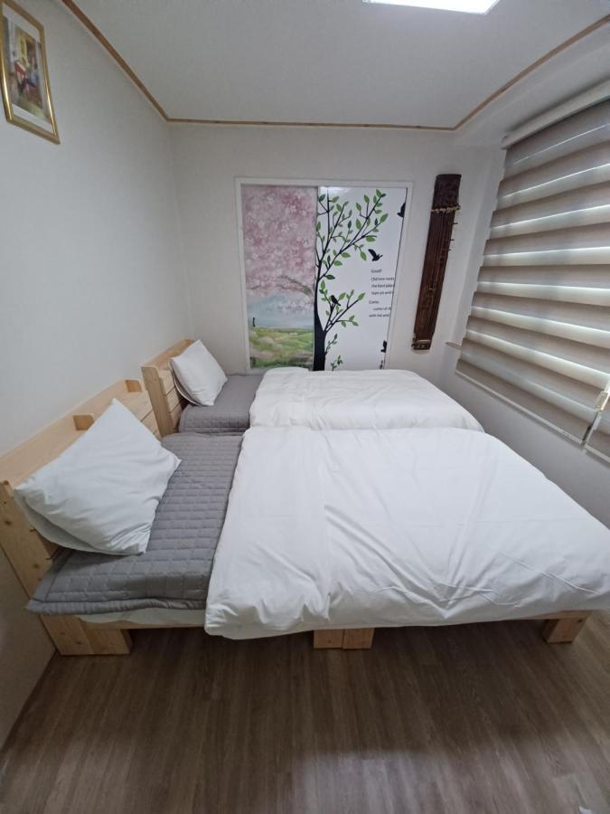 ג'אונג'ו J&J Guesthouse מראה חיצוני תמונה