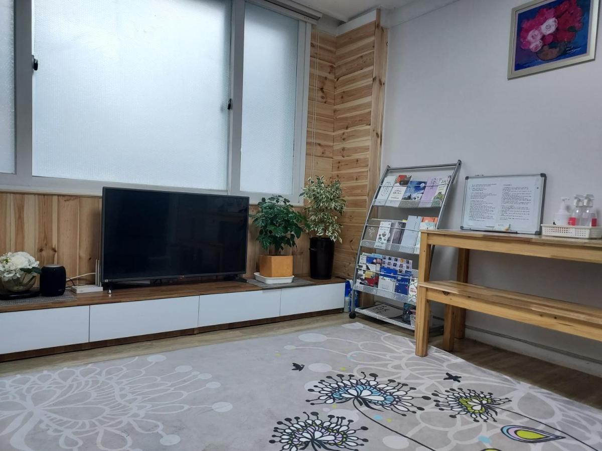 ג'אונג'ו J&J Guesthouse מראה חיצוני תמונה